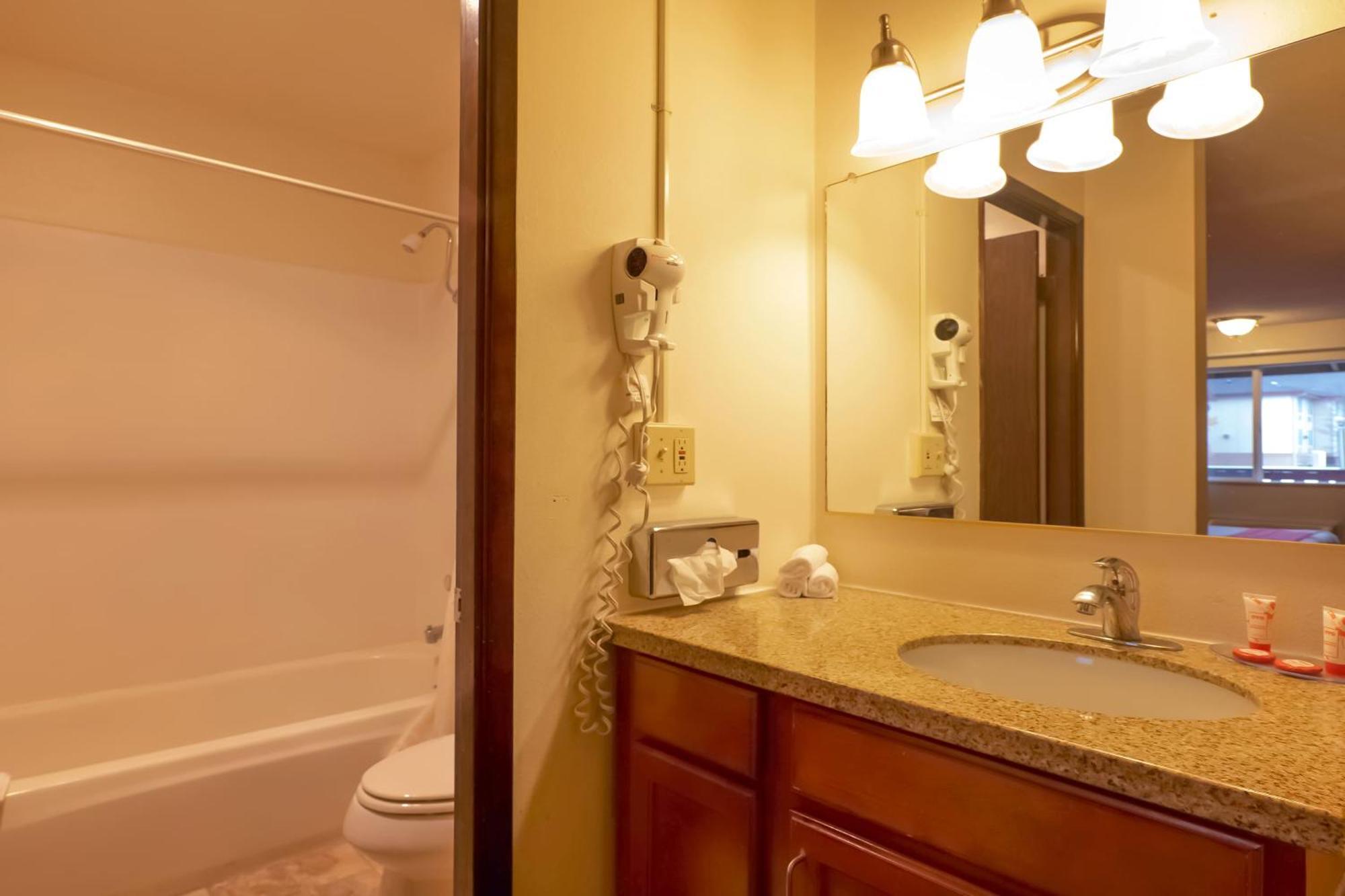 Oyo Hotel Chehalis I-5 South エクステリア 写真